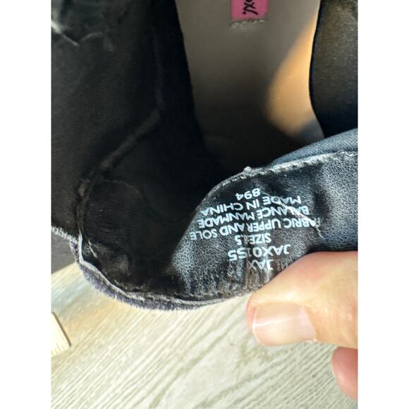 Betsey Johnson Jax Velvet Embellished Ankle Booties Size 8.5 - Picture 2 of 8